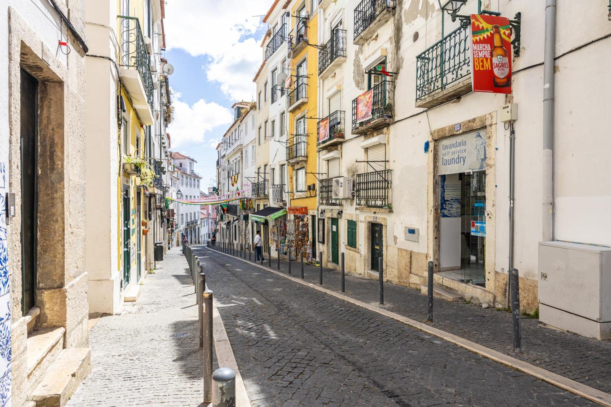 Crooked House Alfama Apartment Lisboa Екстериор снимка