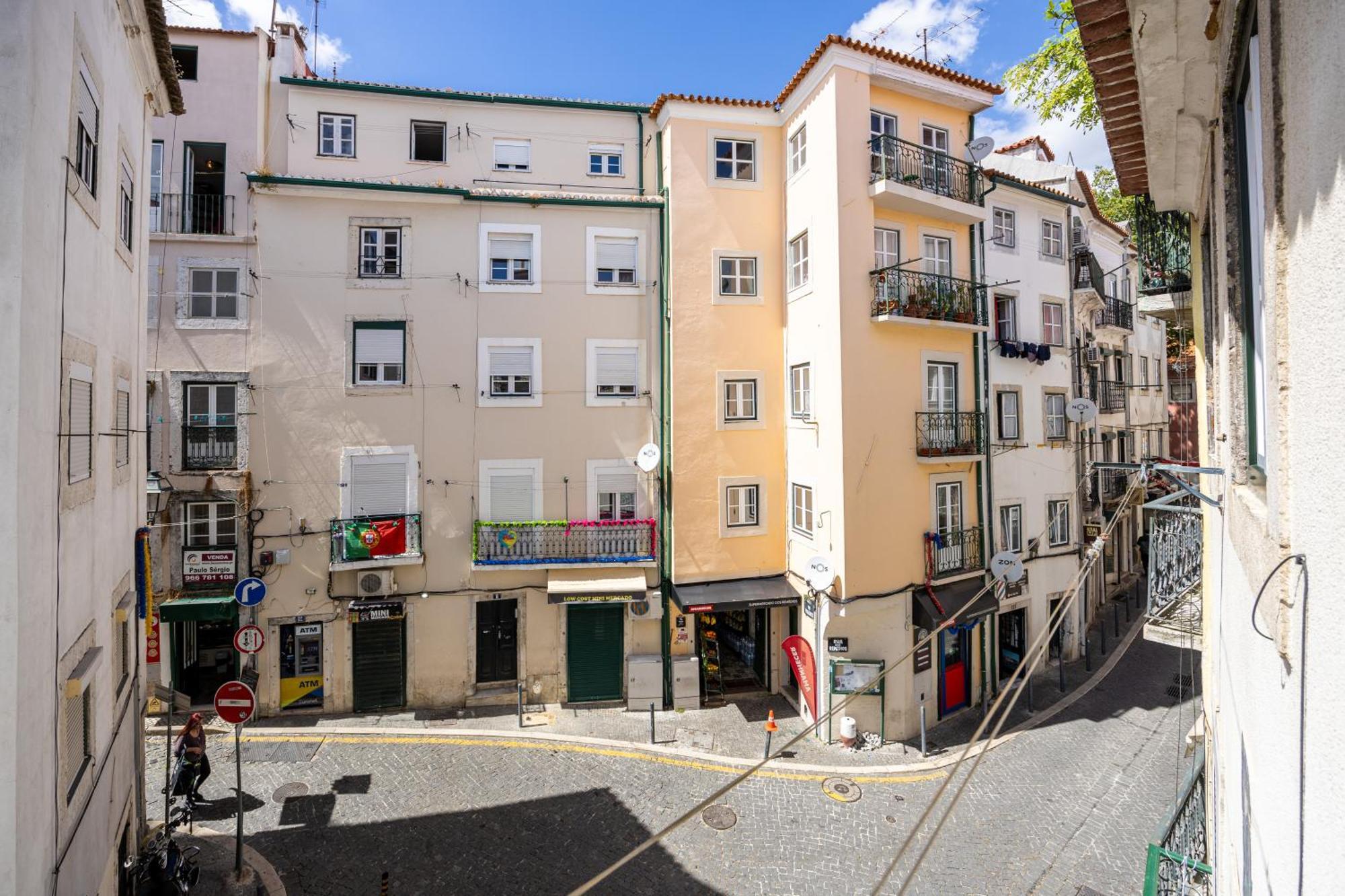 Crooked House Alfama Apartment Lisboa Екстериор снимка